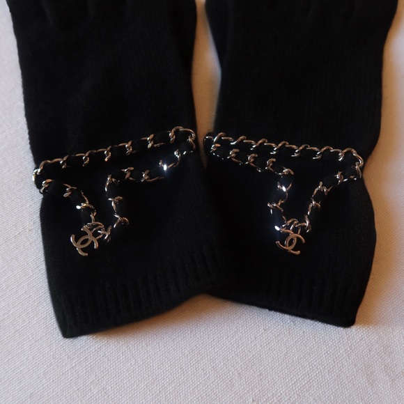 Rare Chanel Cashmere Gloves - Picture 3 of 7